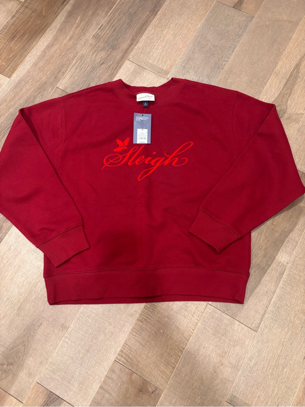 Universal Thread Women’s Bright Red Crewneck Sweatshirt with Holiday Print